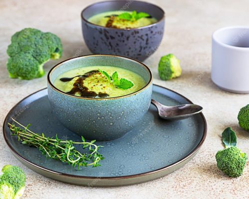broccoli-spinach-green-soup-with-aromatic-spicy-oil-bowl-vegan-healthy-food_132278-2734
