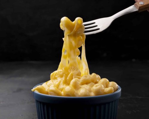 close-up-melted-mac-cheese